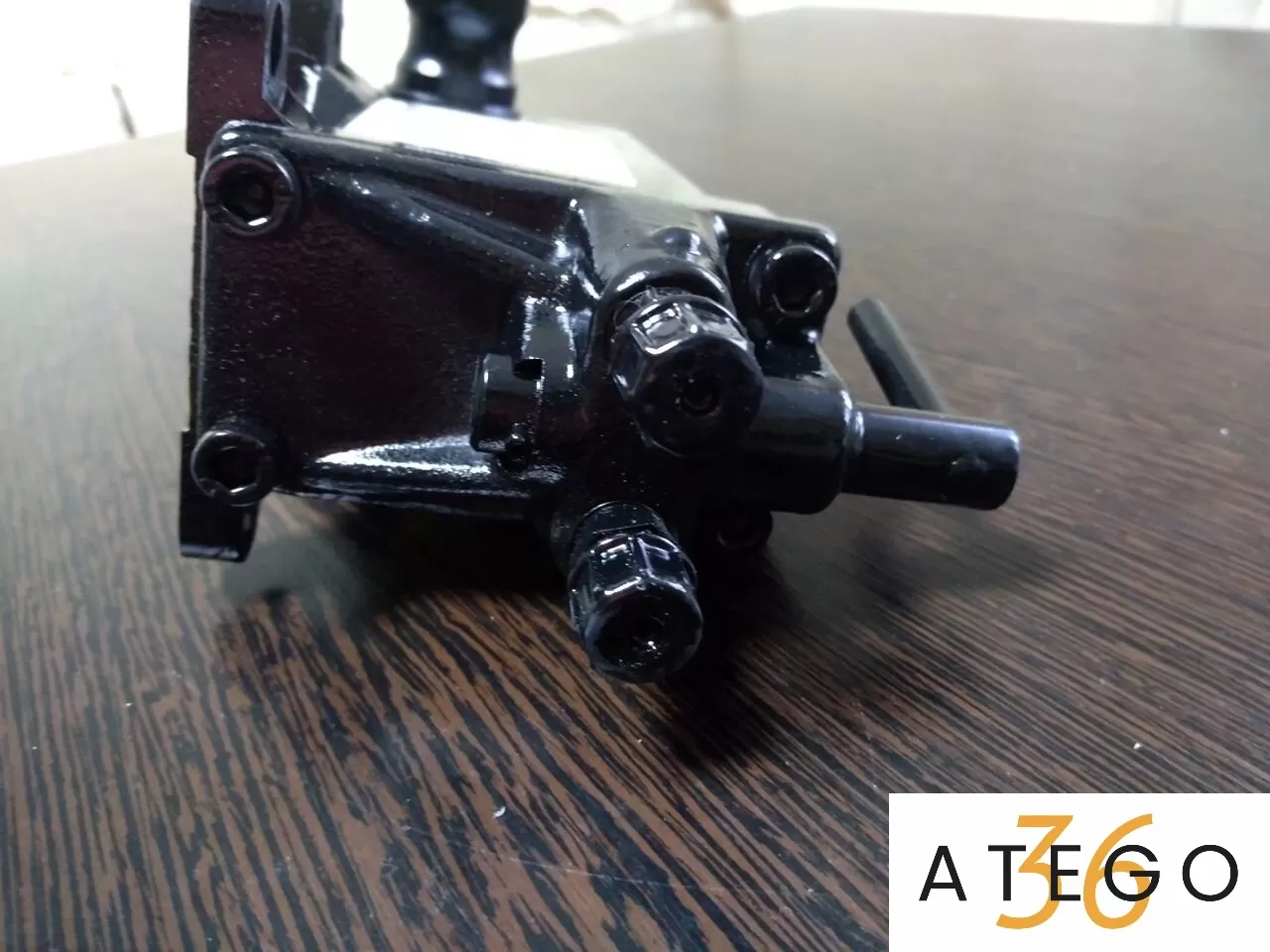 Насос подъема кабины Мерседес-Бенц