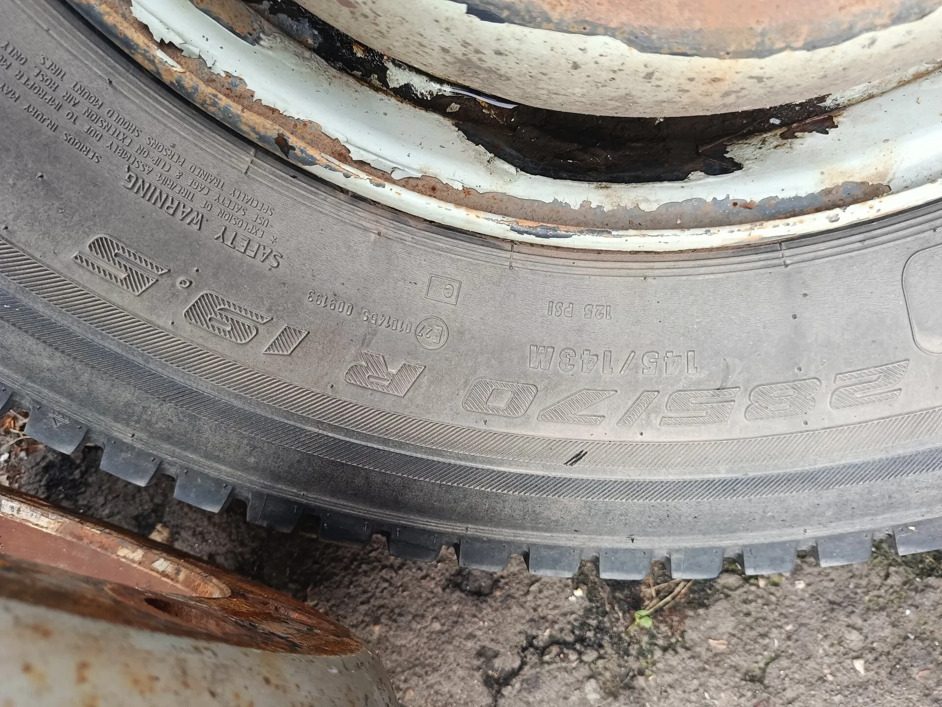 резина 285/75*19,5 Кама