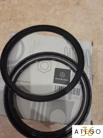 Сальник задней ступицы Mercedes Atego 823 оригинал