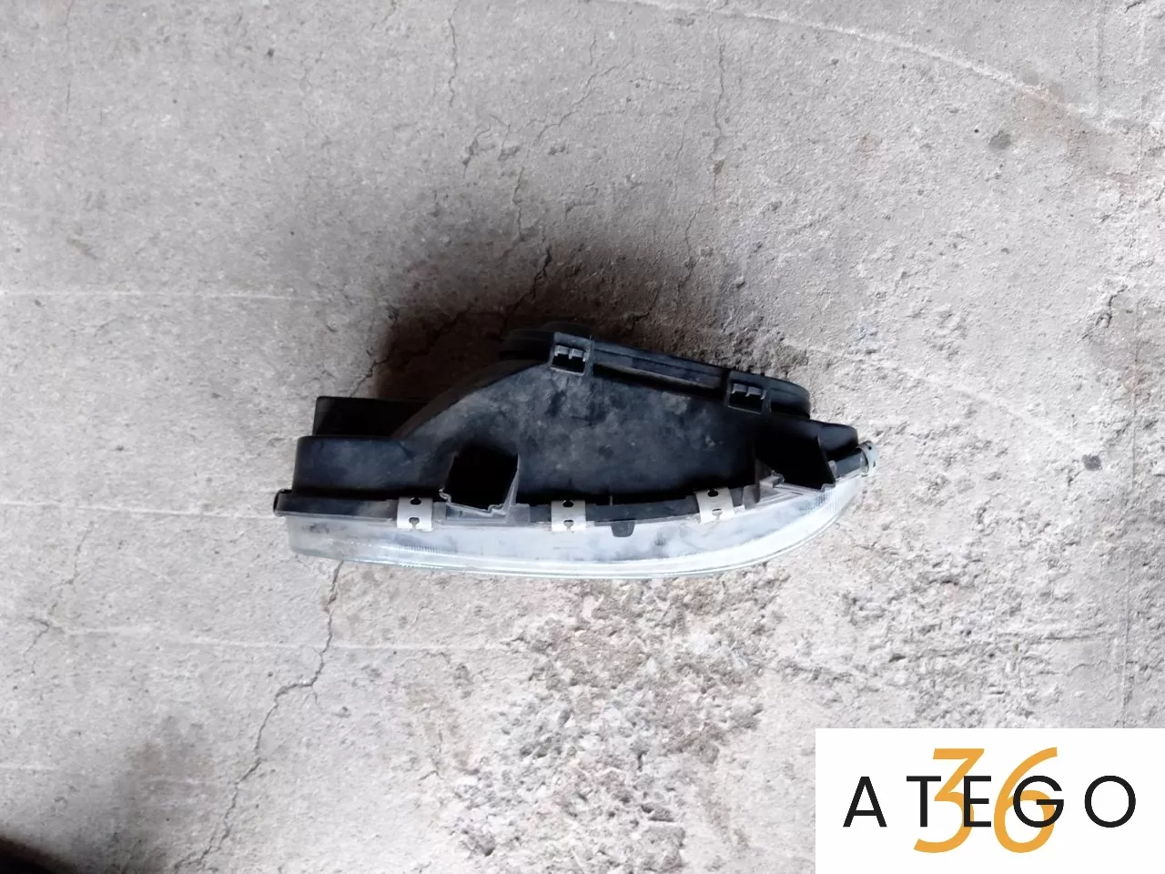 Левая фара Мерседес Атего