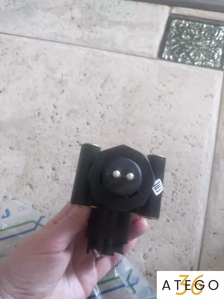 Кран уровня пола (пневмоподвески )