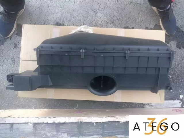 Корпус воздушного фильтра Mercedes Vario — оригинальная деталь MERCEDES-BENZ