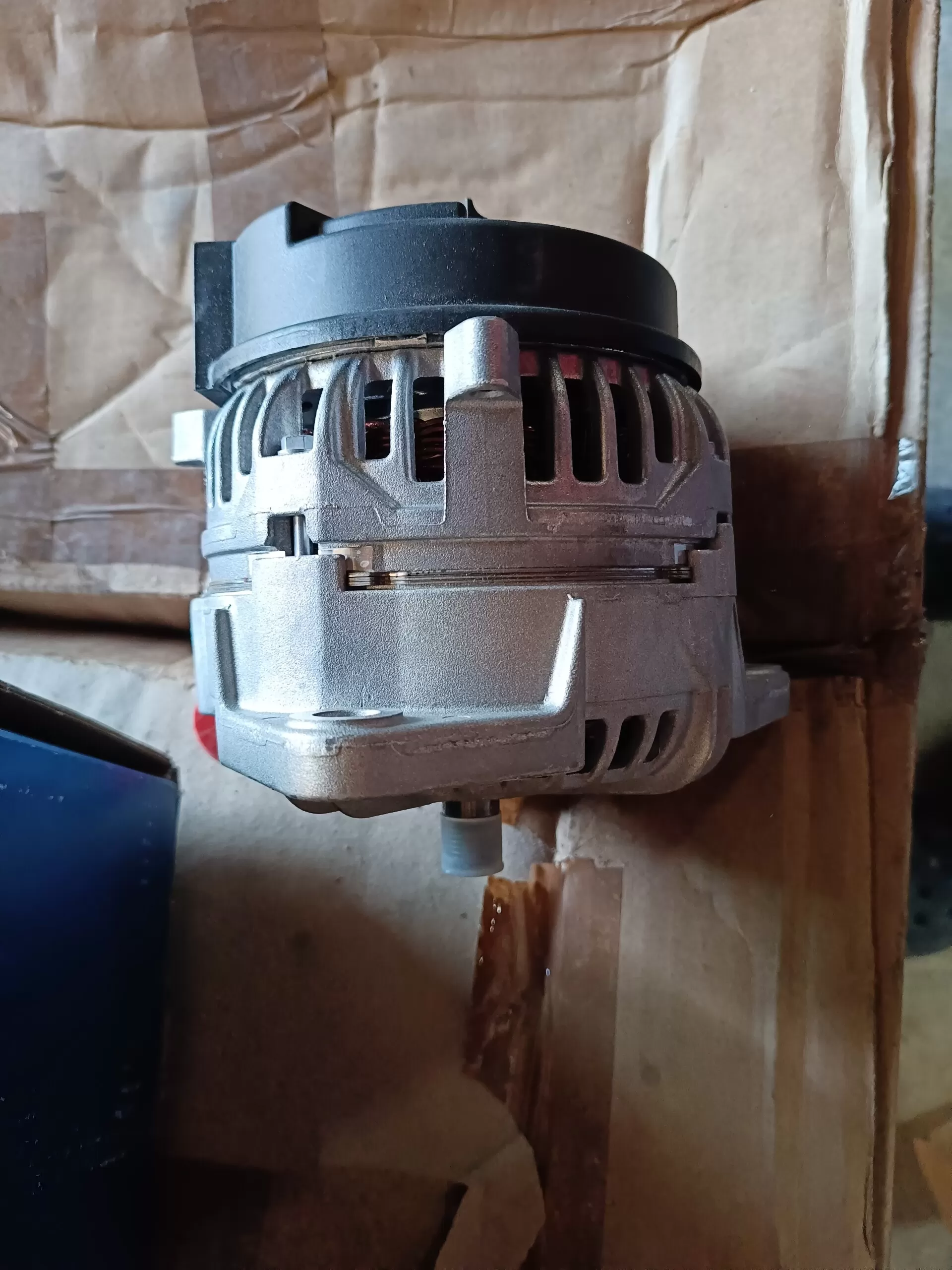 0 986 048 100 генератор 28v, 80A