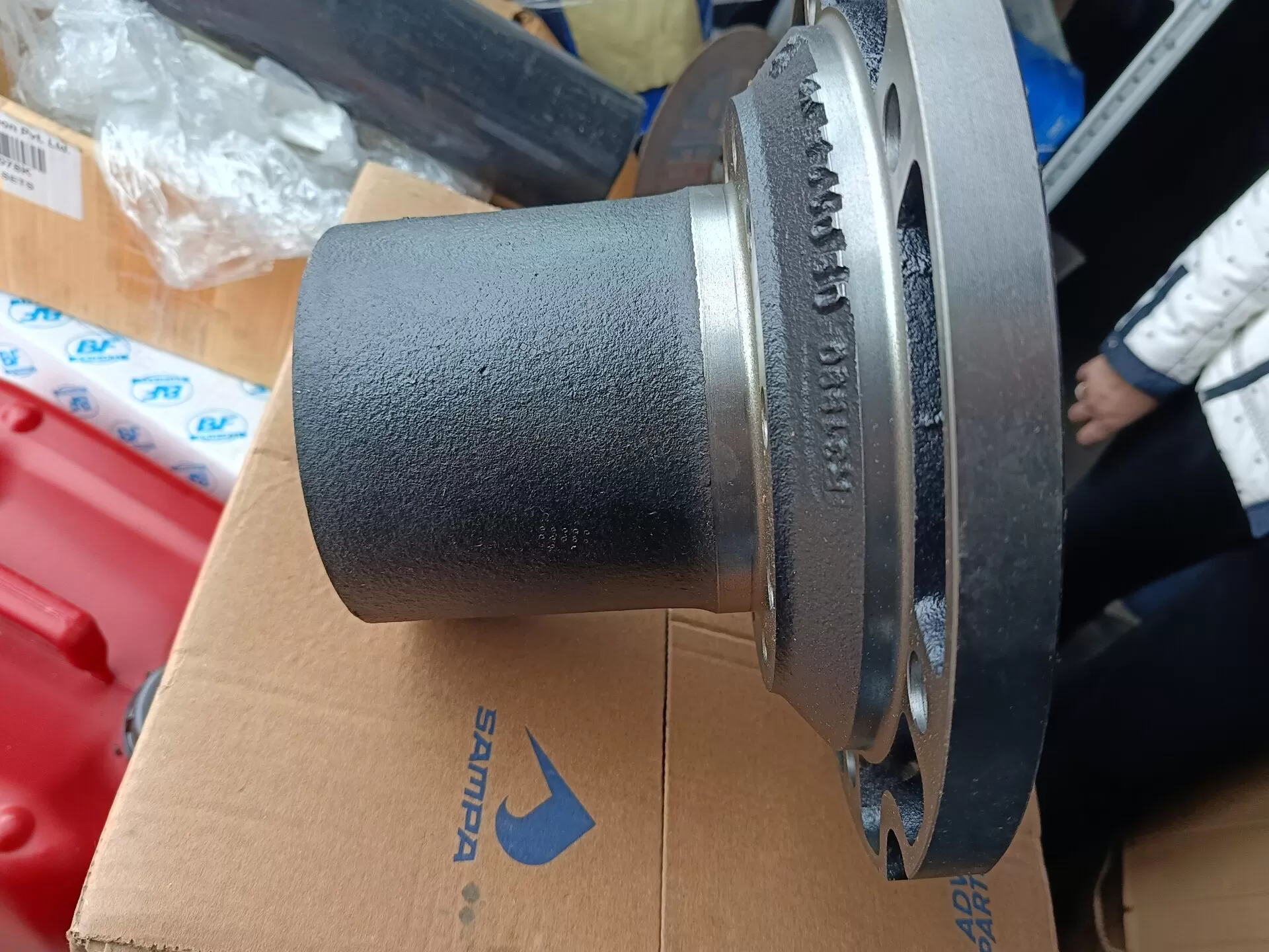 ступица передняя Ман L2000   81.44301-0182