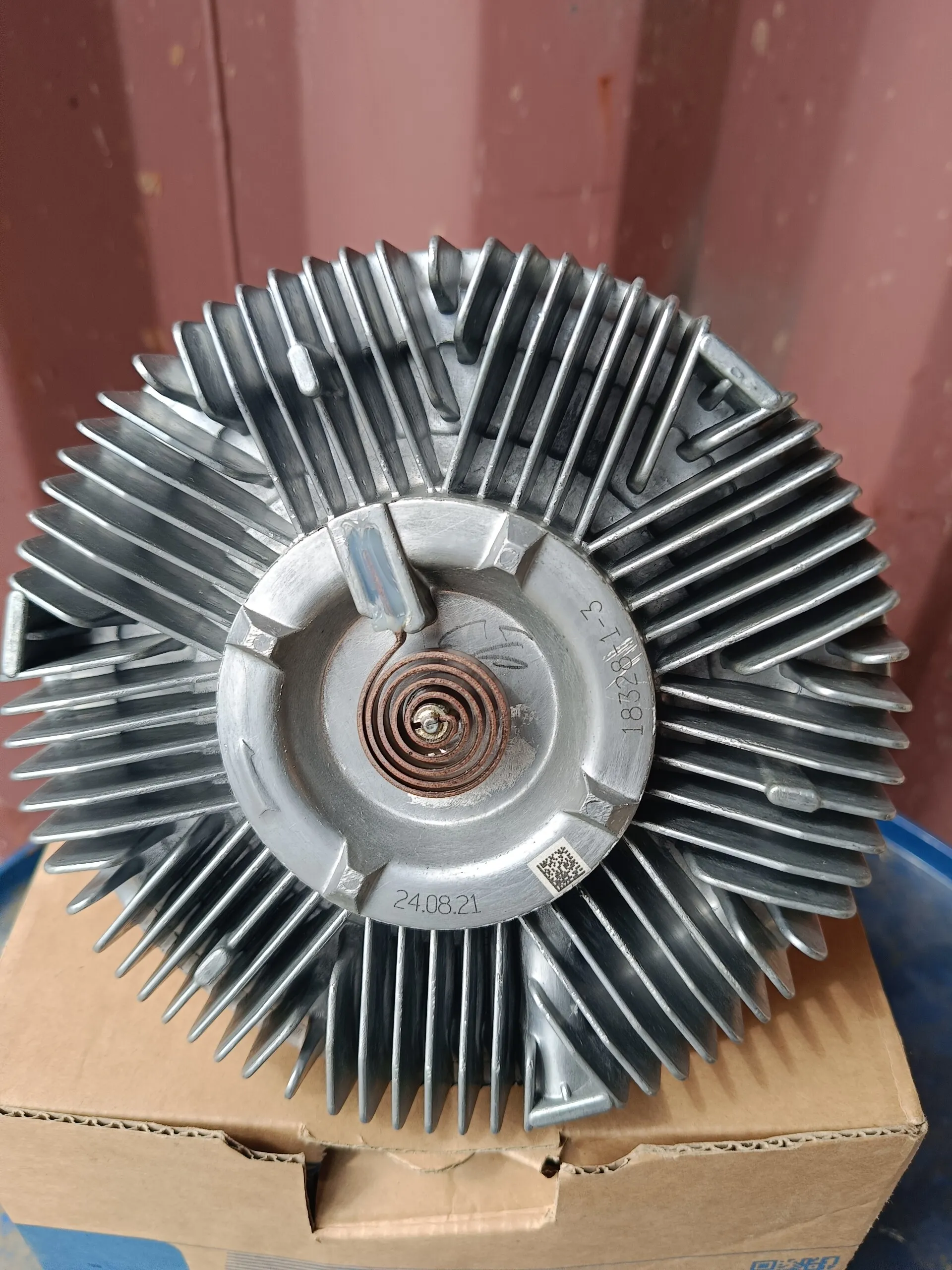 Вискомуфта привода вентилятора Мерседес-Бенц Атего