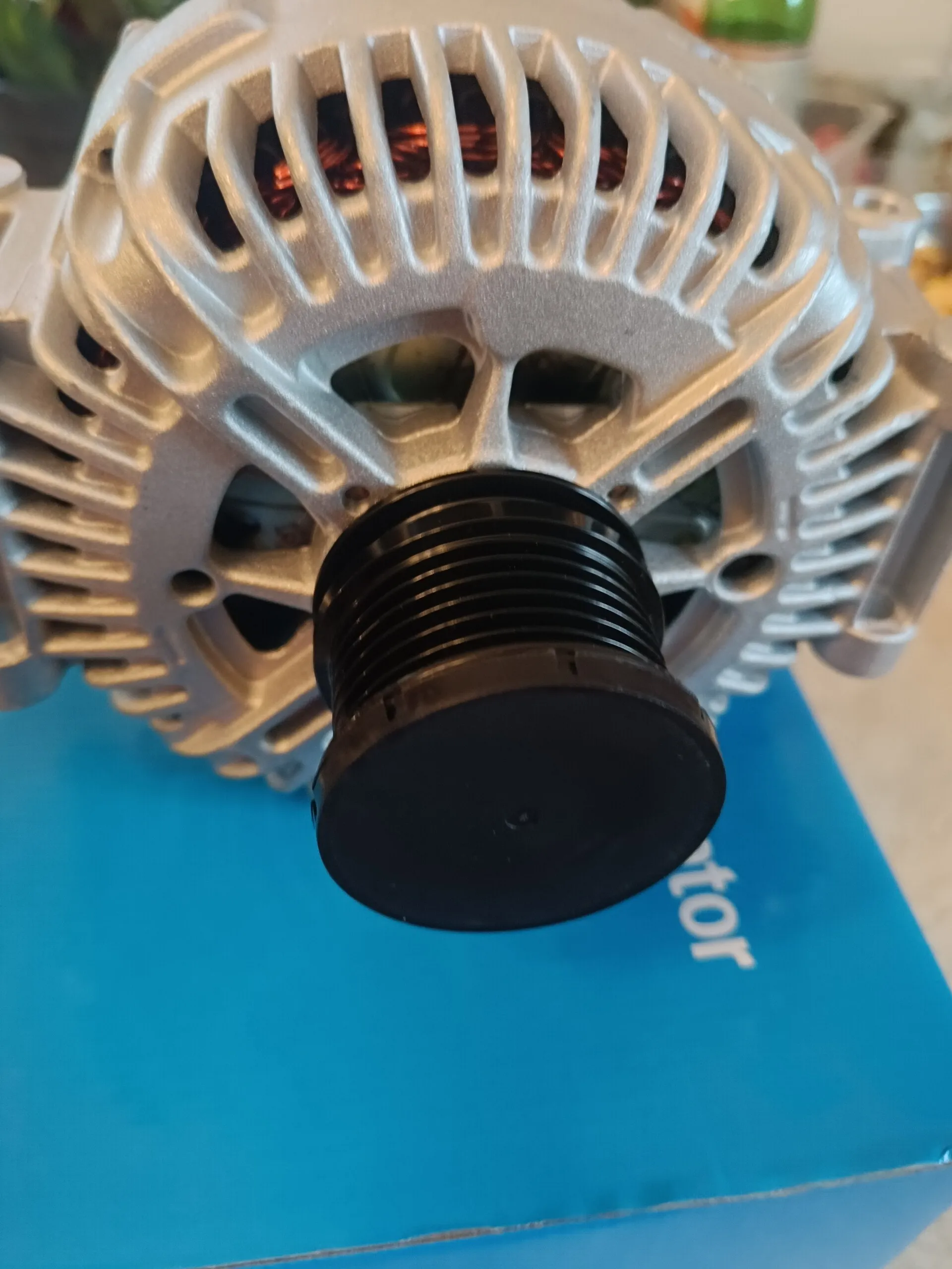 генератор Мерседес-Бенц Спринтер/Вито/Виано A6461541102