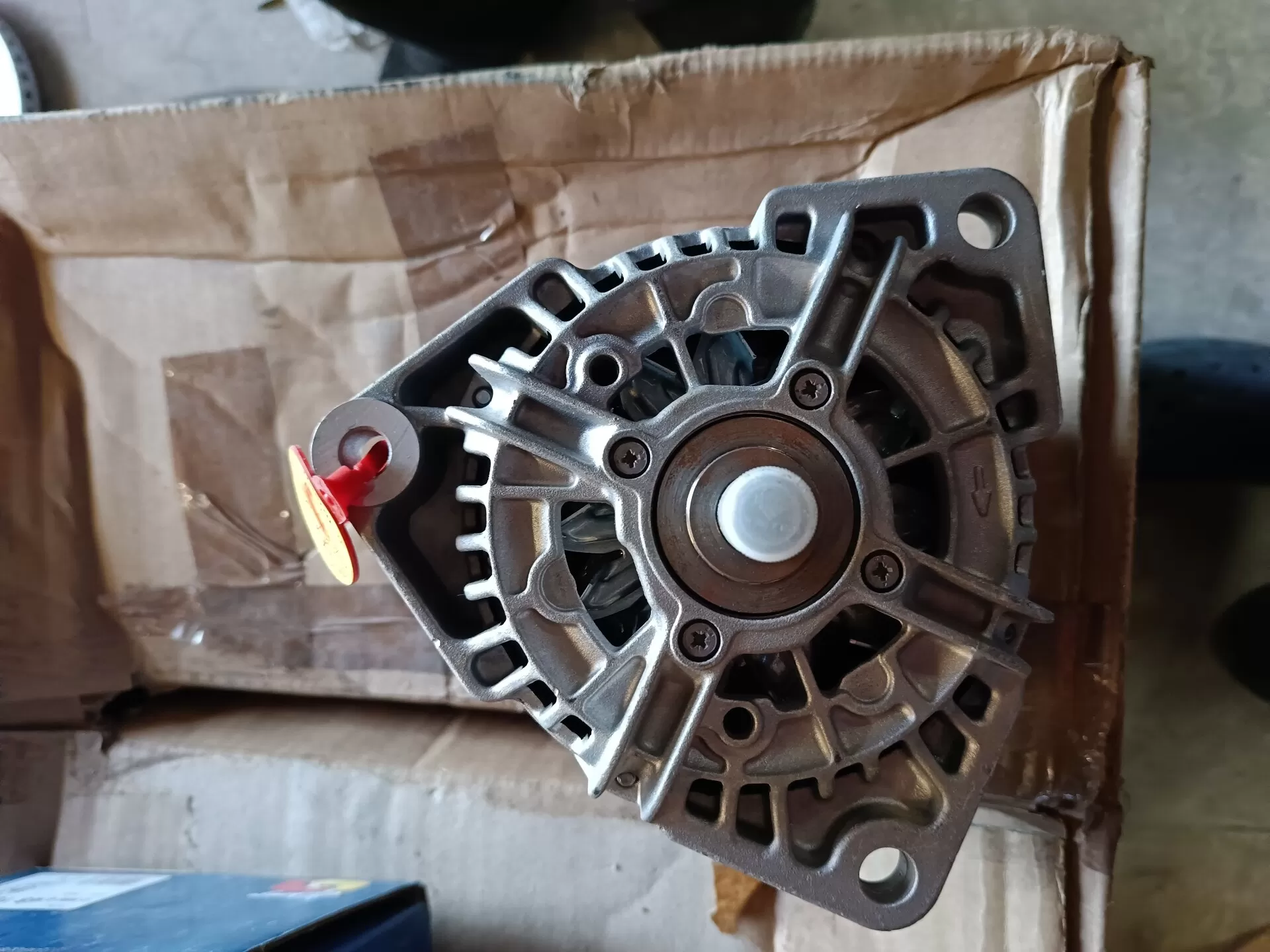 0 986 048 100 генератор 28v, 80A