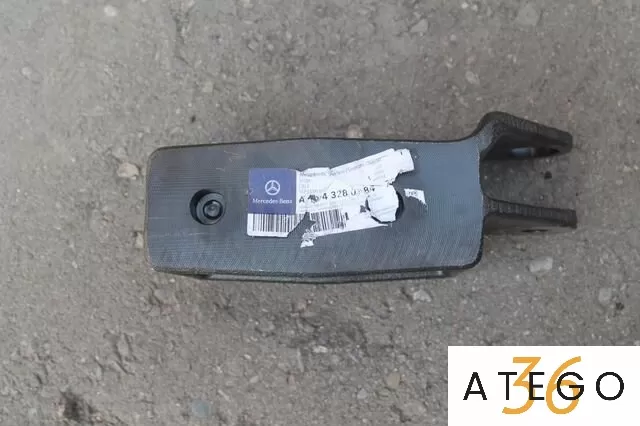 Кронштейн рессоры задней  Mercedes-Benz Atego A9743280084