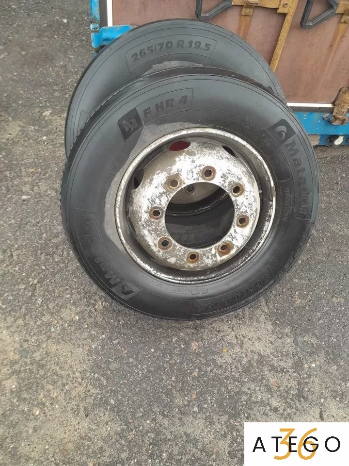 Диск колесный 19,5 с резиной