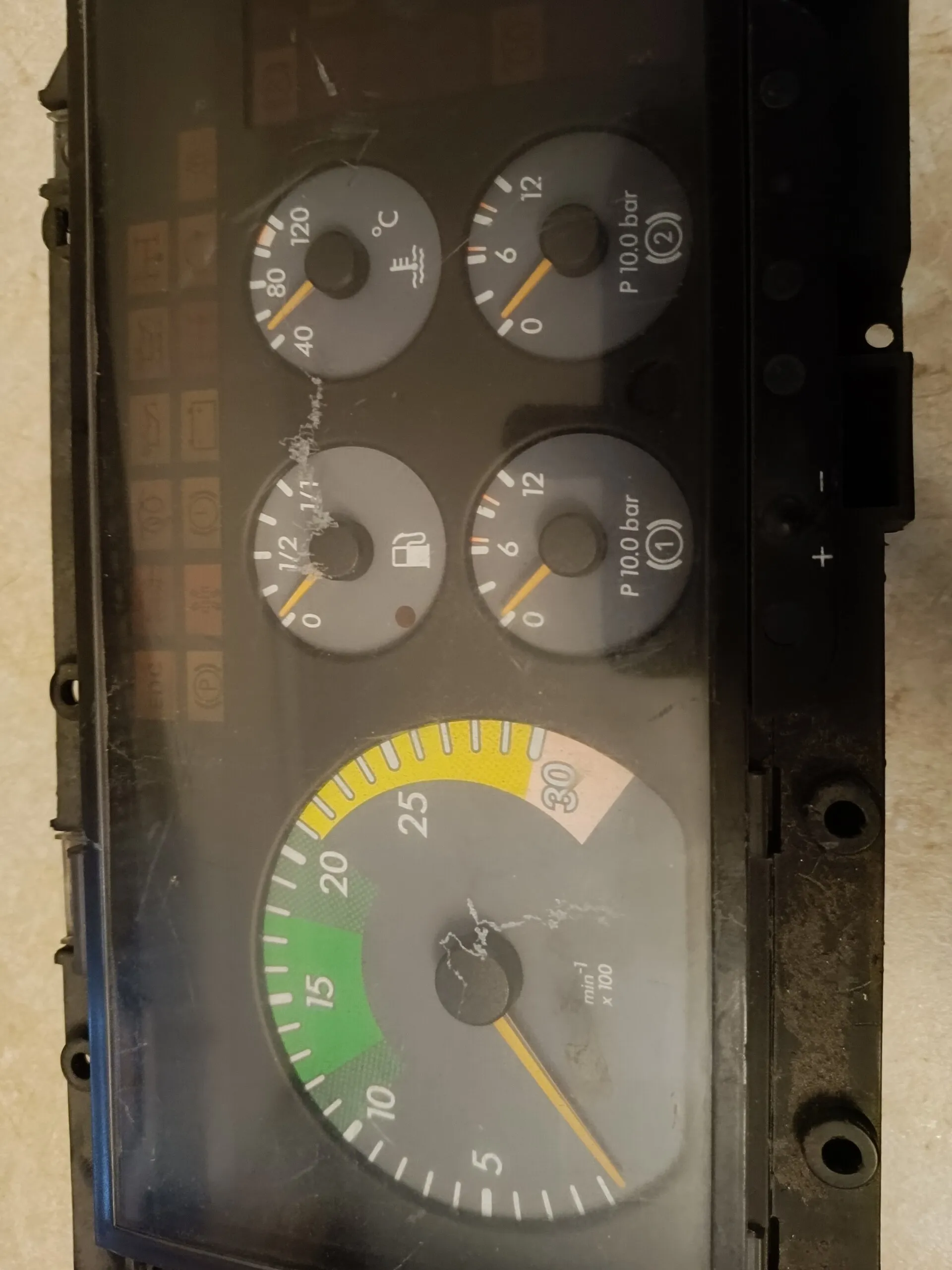 панель приборов A0015423601