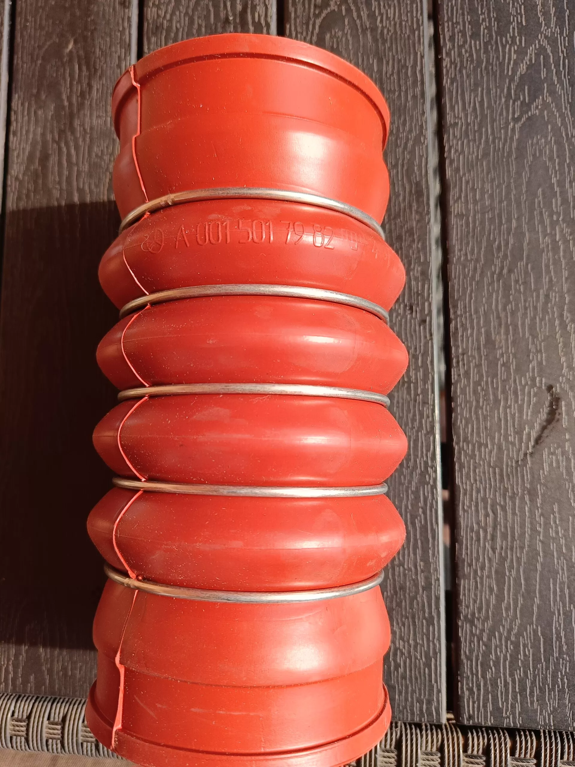 0015017982  Патрубок интеркулера Мерседес-Бенц Атего