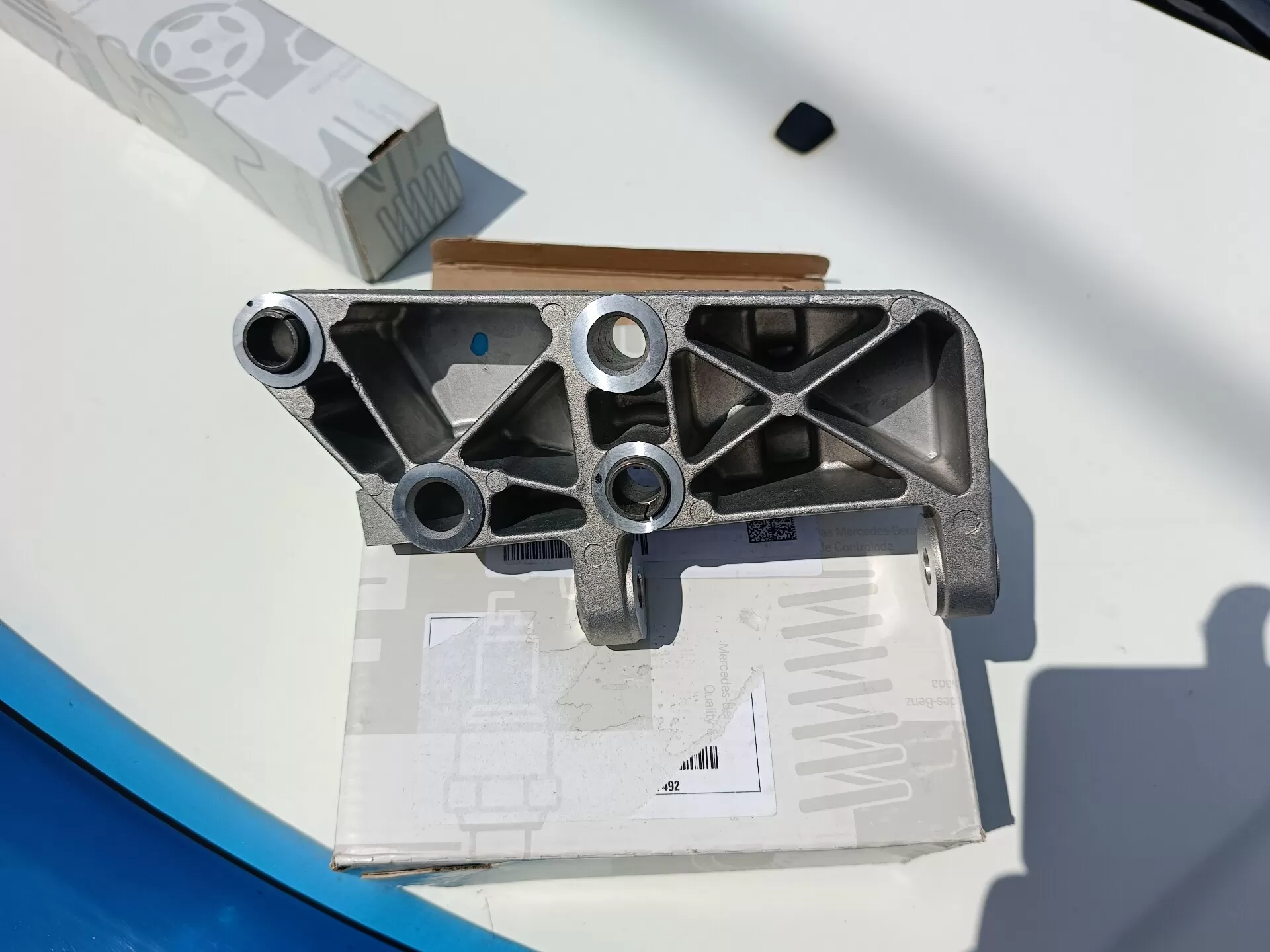 Кронштейн крепления генератора Mercedes Atego