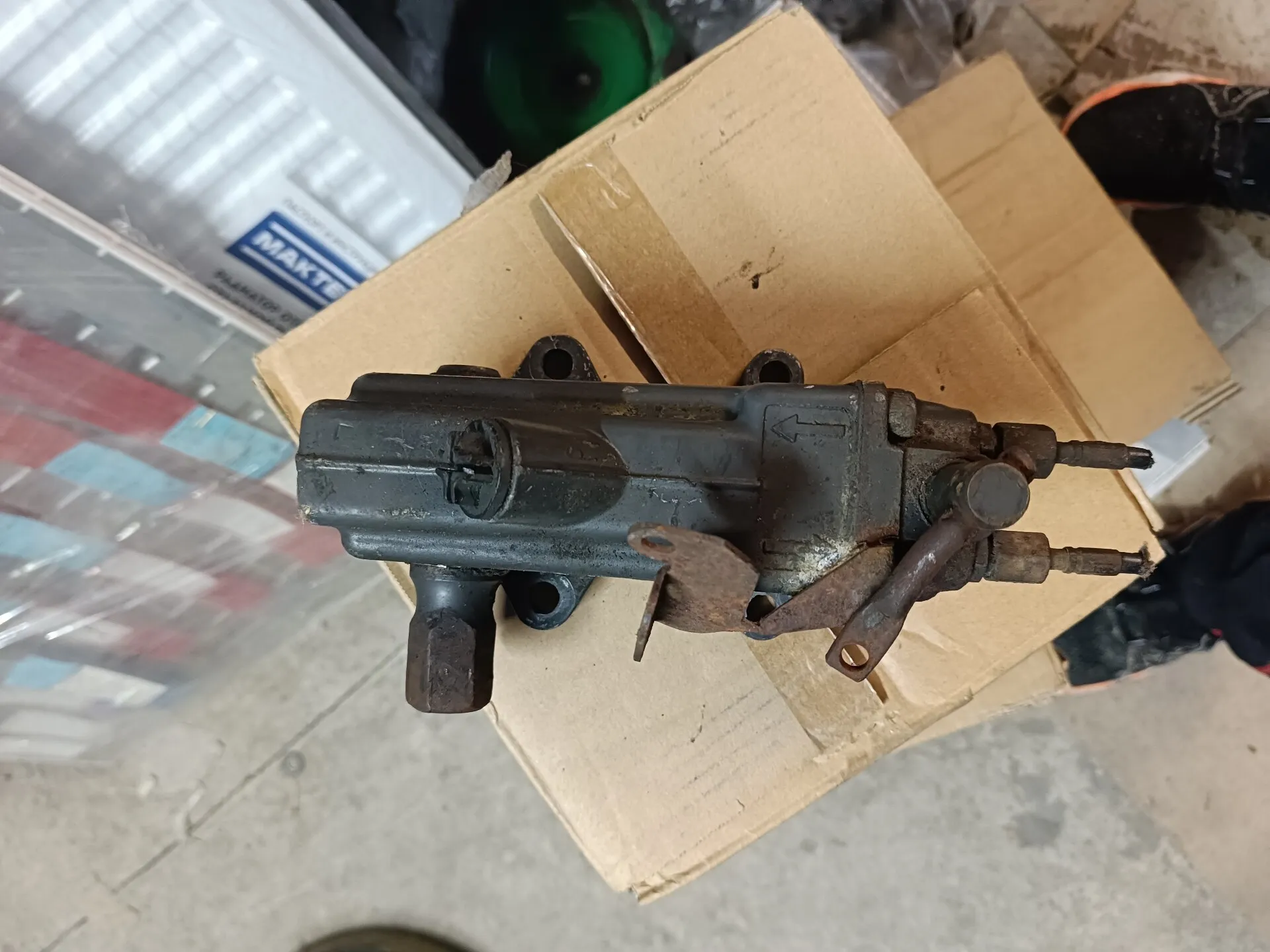 Насос подъема кабины MAN