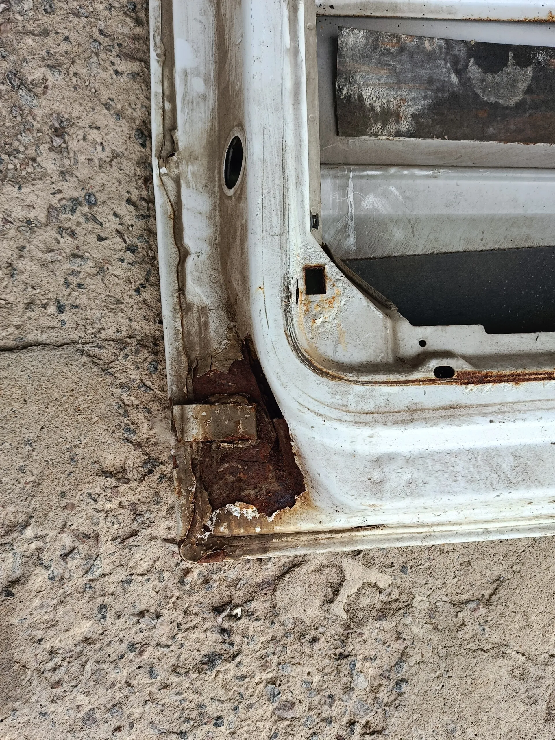 A9737201805 дверь правая Мерседес-Бенц Атего