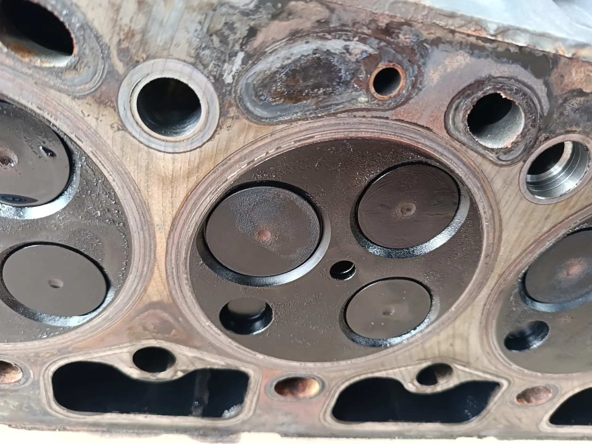 Головка блока цилиндров OM906LA