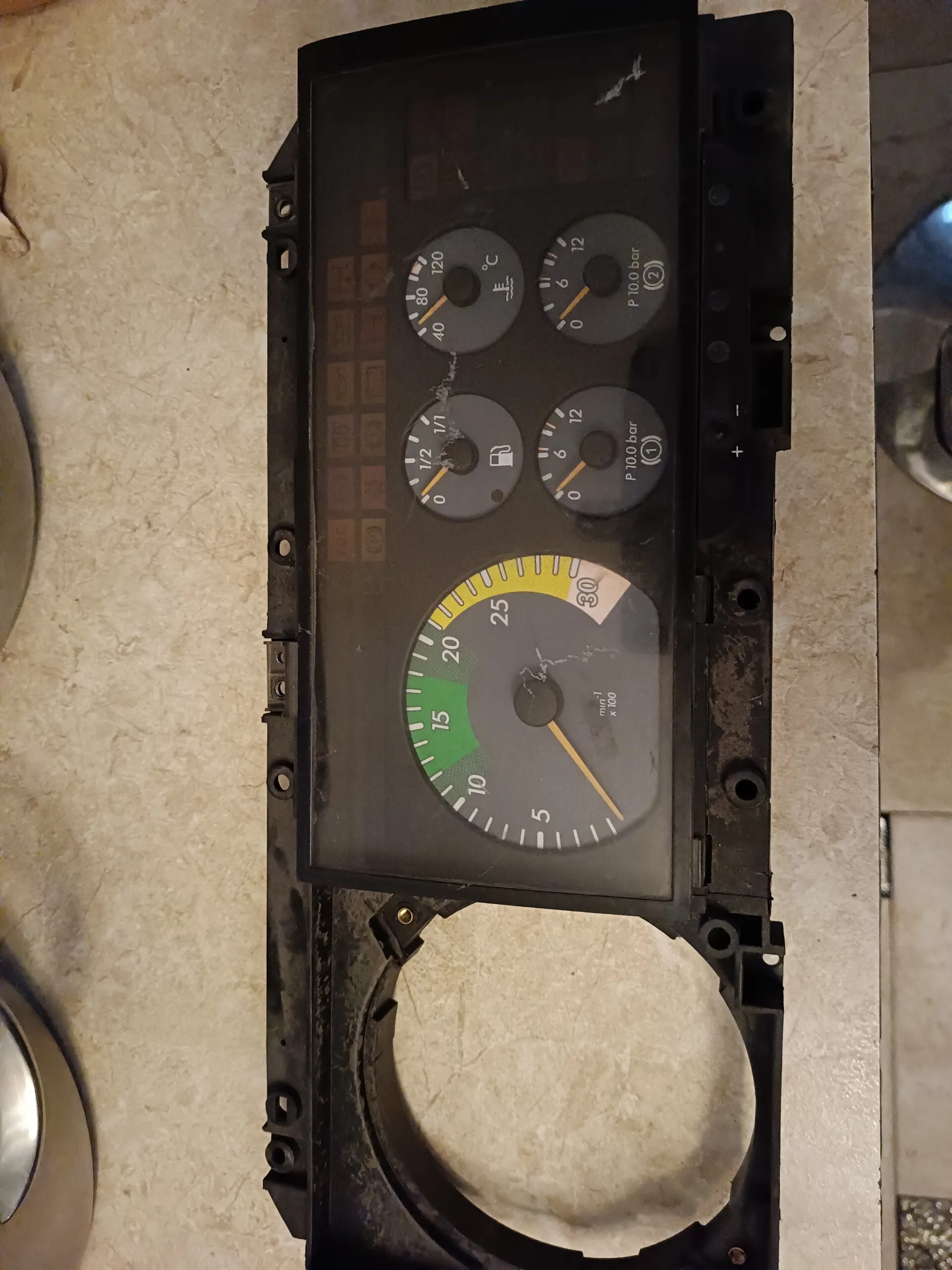 панель приборов A0015423601