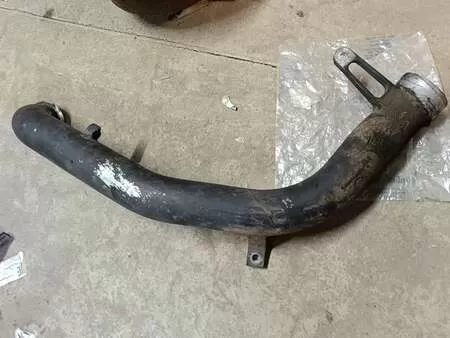 патрубок наддувного воздуха интеркулера Мерседес-Бенц Атего