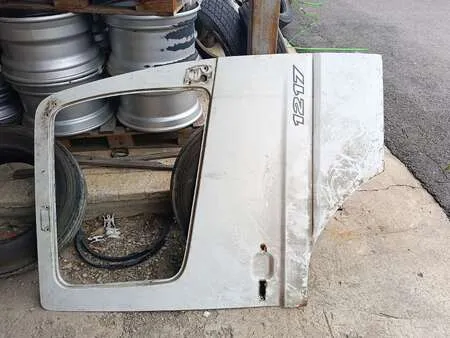 A9737201805 дверь правая Мерседес-Бенц Атего