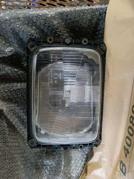 Фара Мерседес-Бенц 814