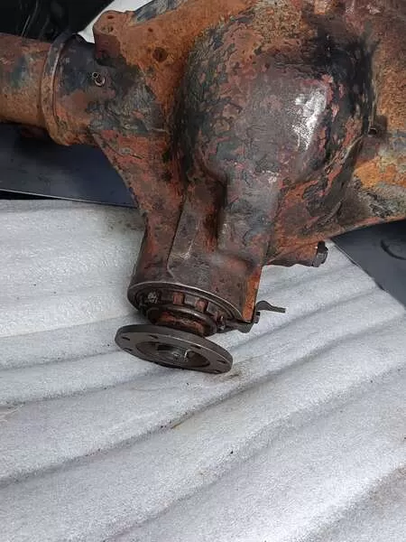 Чулок заднего моста с редуктором (передаточное (43:11) Мерседес-Бенц 814